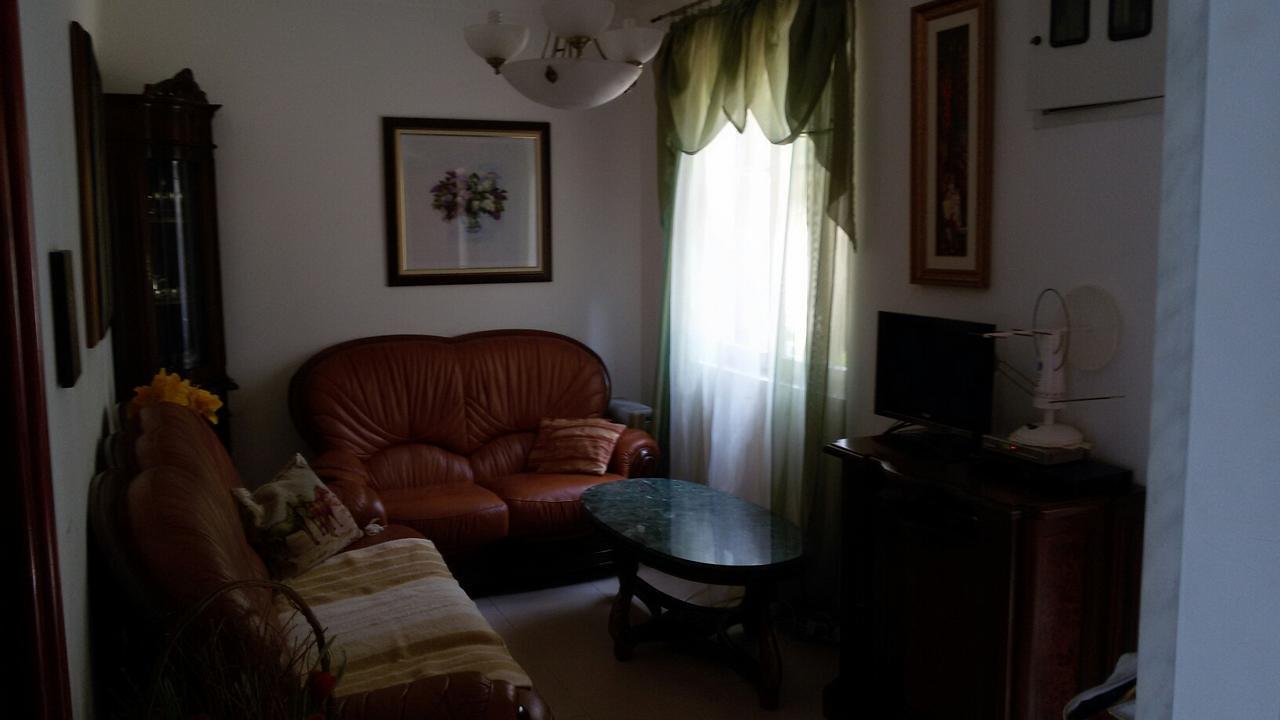 Apartment Botanicheskiy Sad Sutomore Exteriör bild